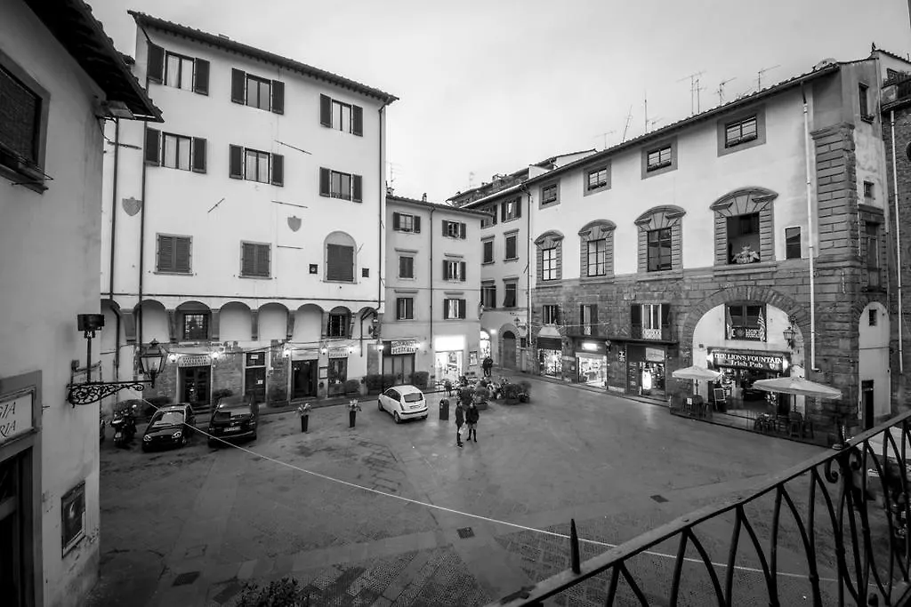 House In The San Pier Maggiore Arch Apartment Florence