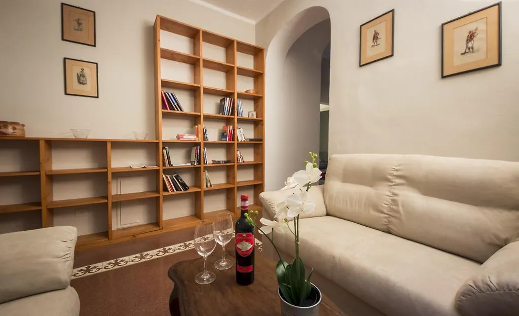 House In The San Pier Maggiore Arch Apartment Florence Italy